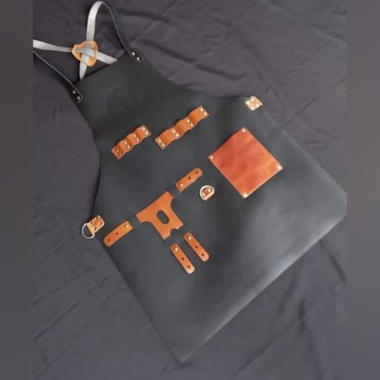 Delantal  BARRILERO BBQ EN CUERO MULTI BOLSILLO